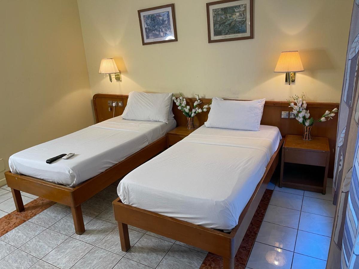 Maple Leaf Korean Hotel Achimota 외부 사진
