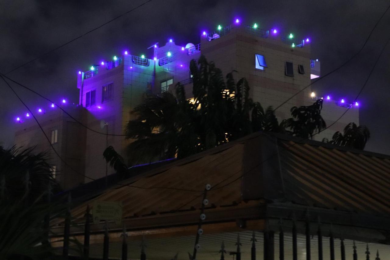 Maple Leaf Korean Hotel Achimota 외부 사진