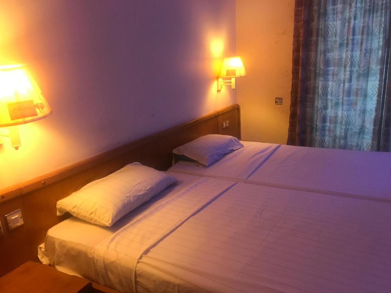Maple Leaf Korean Hotel Achimota 외부 사진