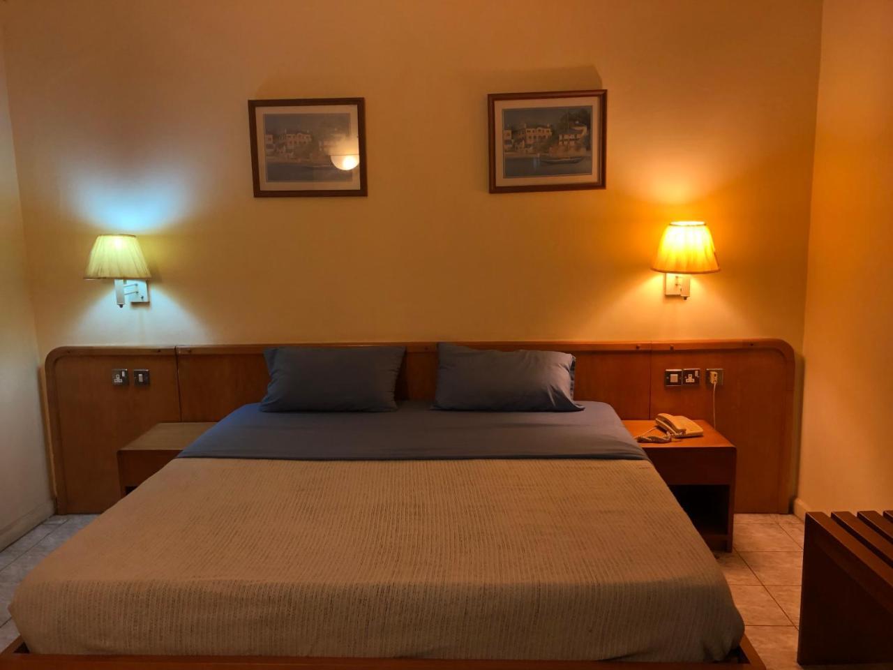 Maple Leaf Korean Hotel Achimota 외부 사진