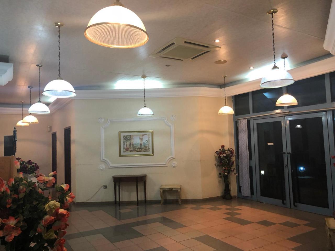 Maple Leaf Korean Hotel Achimota 외부 사진