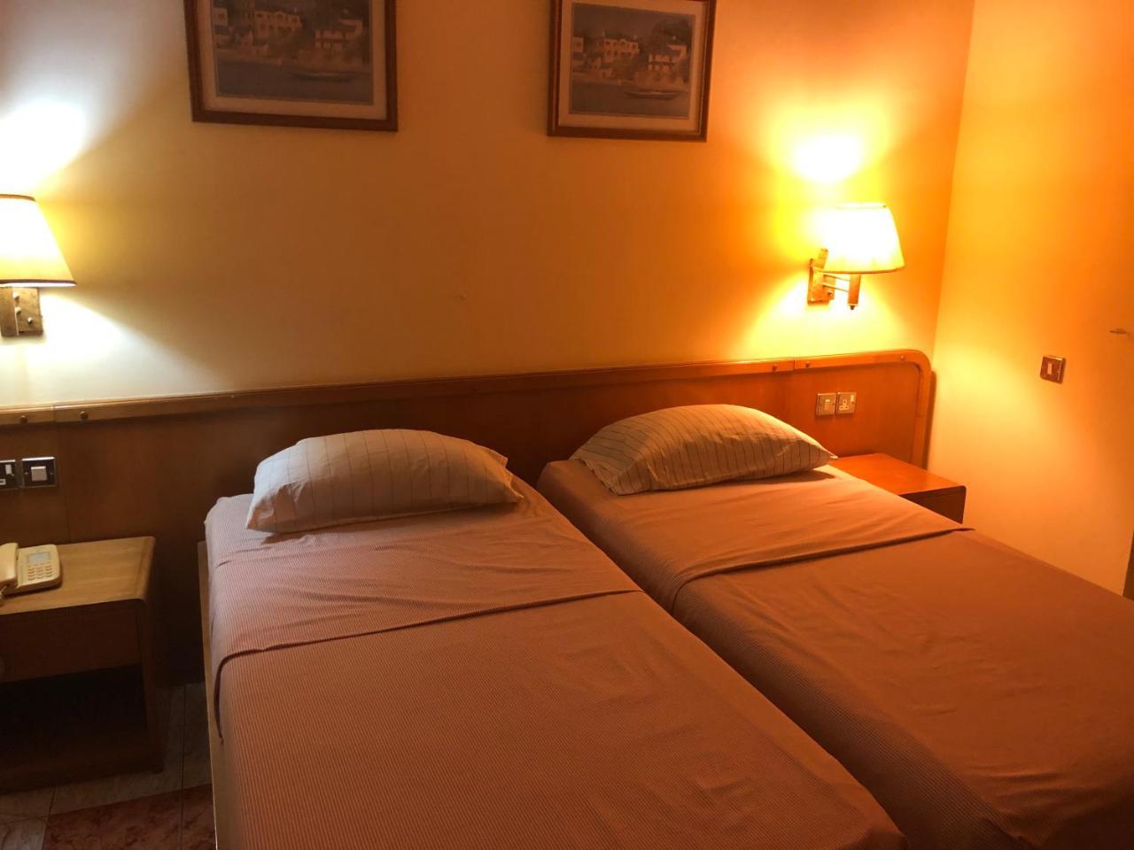 Maple Leaf Korean Hotel Achimota 외부 사진