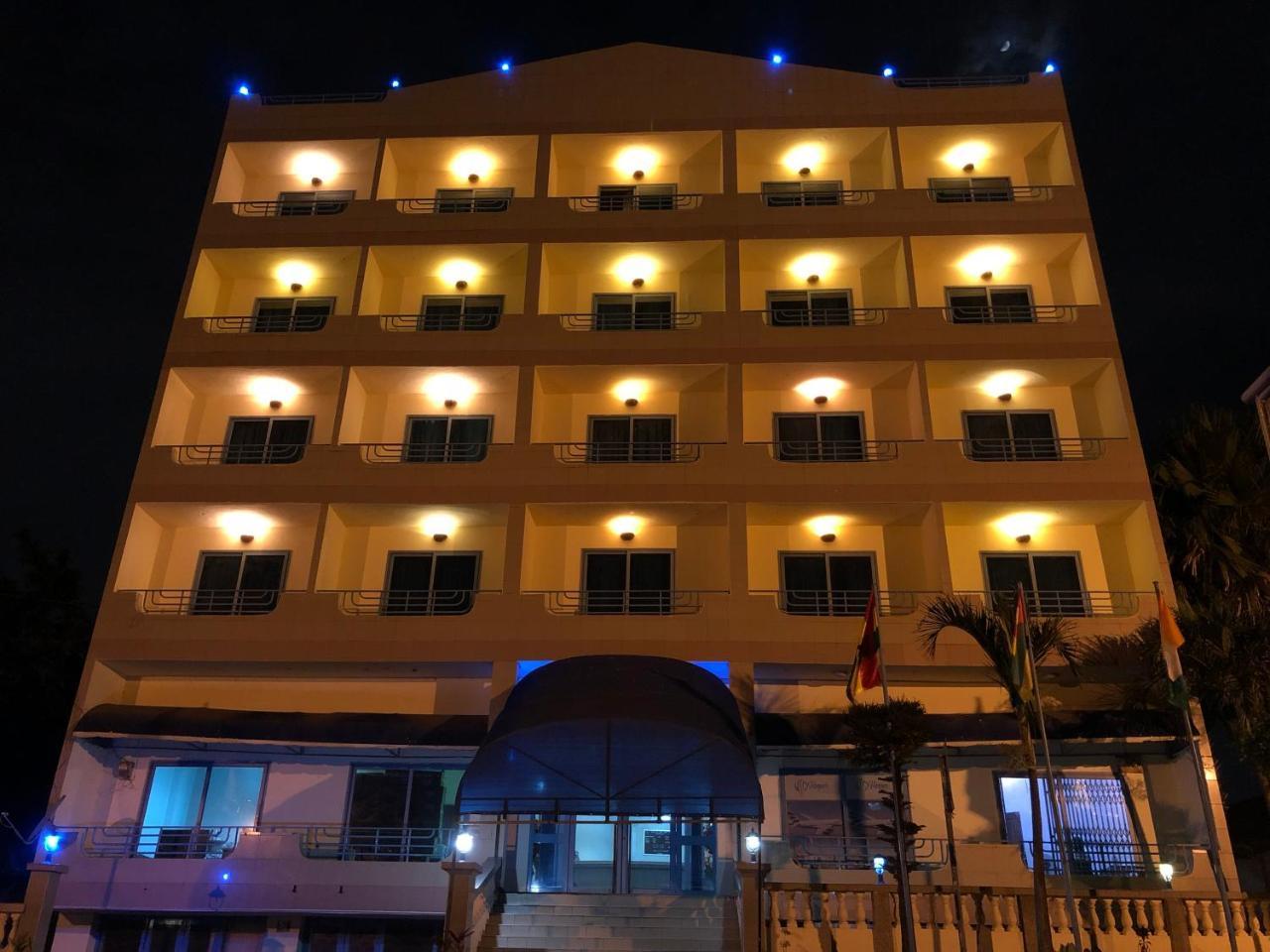 Maple Leaf Korean Hotel Achimota 외부 사진