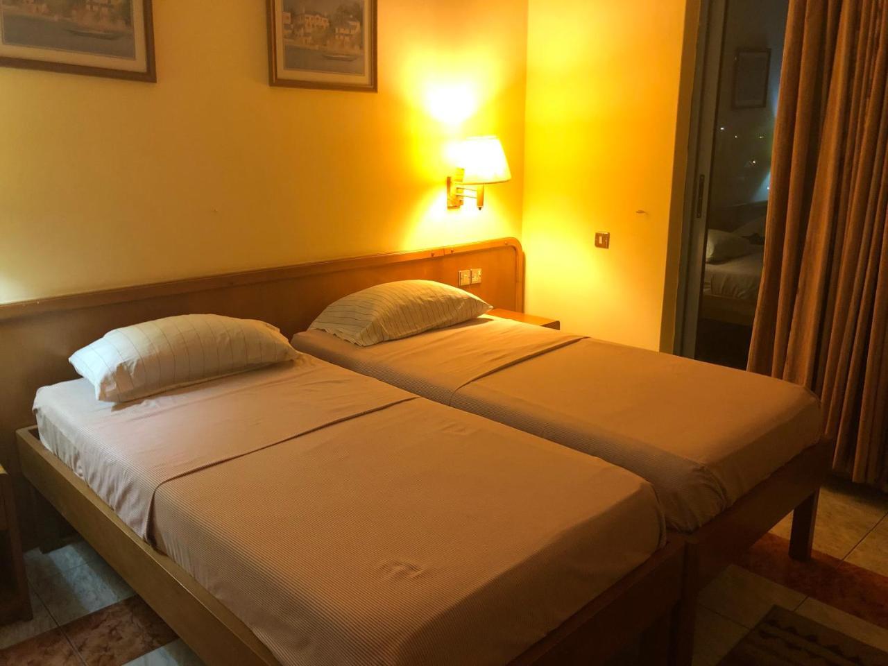 Maple Leaf Korean Hotel Achimota 외부 사진