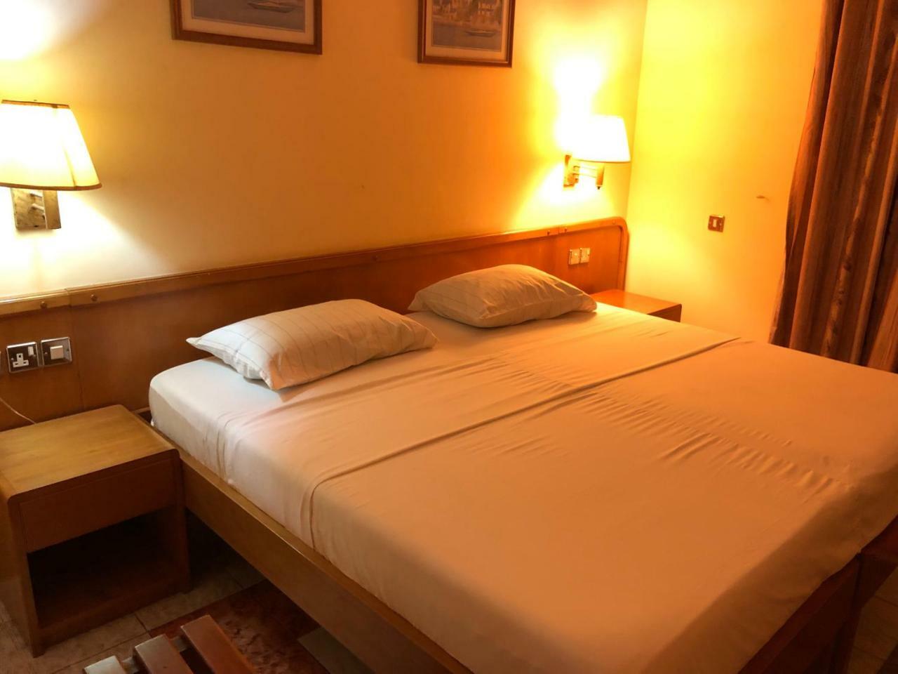 Maple Leaf Korean Hotel Achimota 외부 사진
