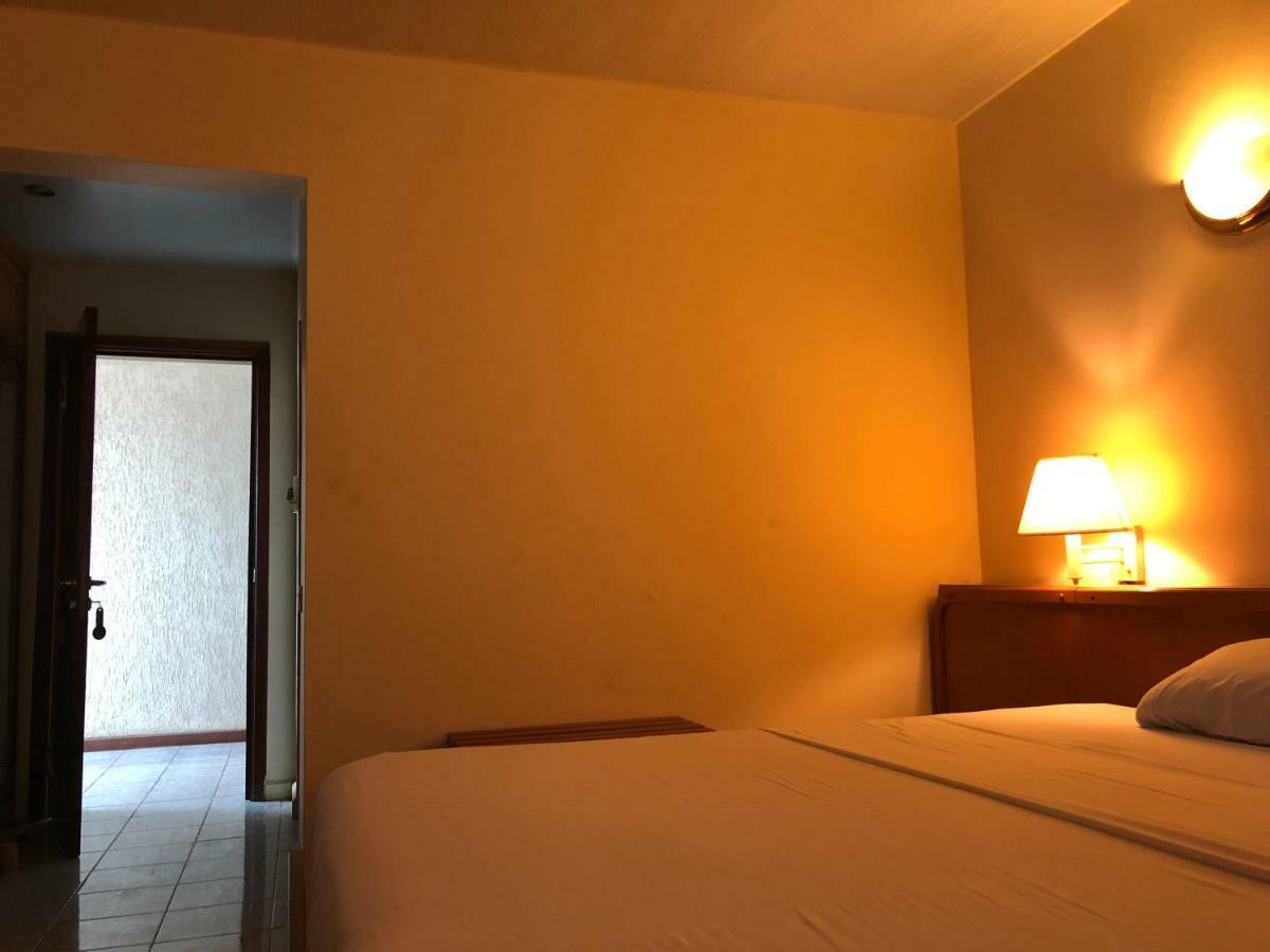 Maple Leaf Korean Hotel Achimota 외부 사진