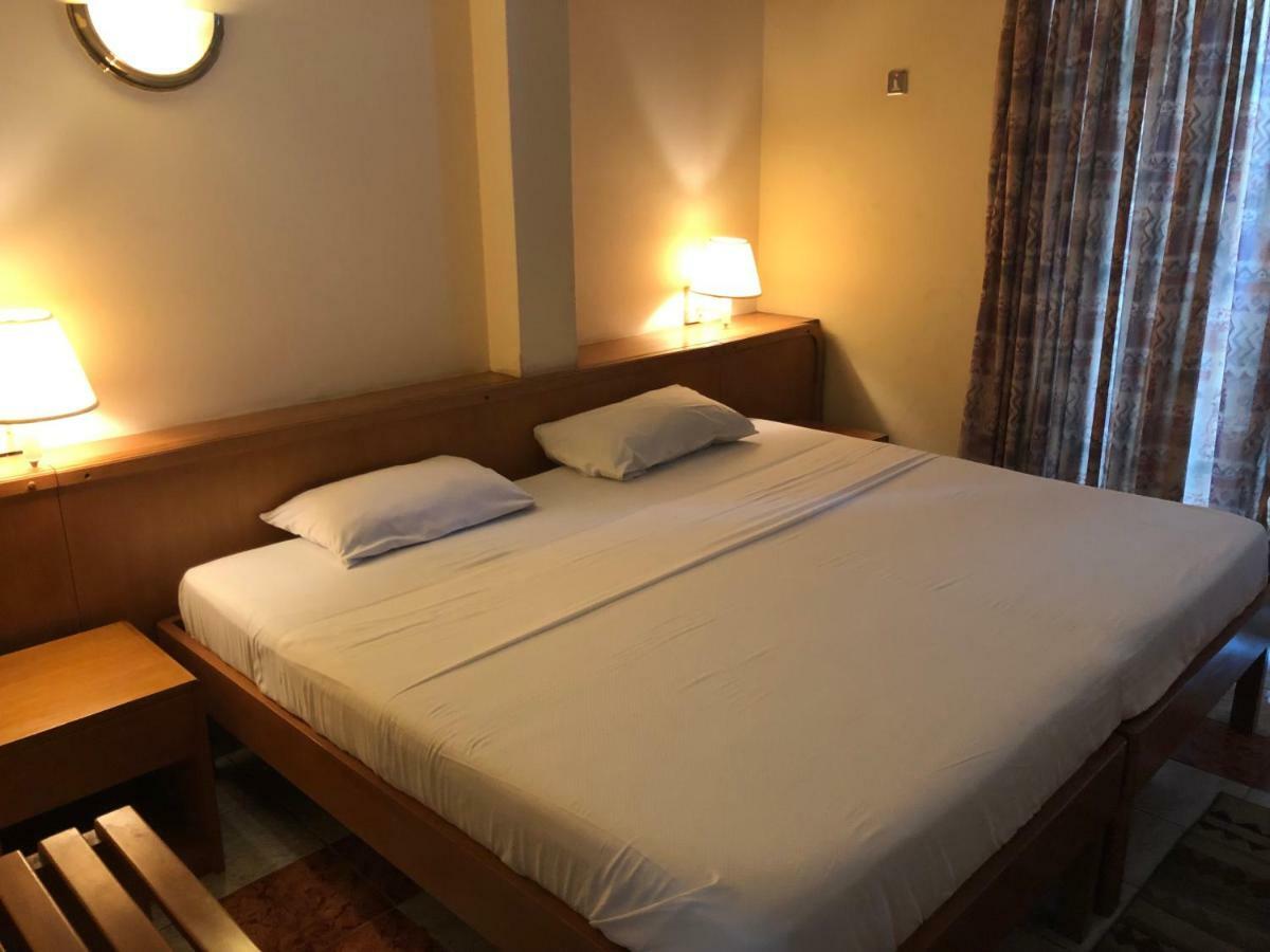 Maple Leaf Korean Hotel Achimota 외부 사진