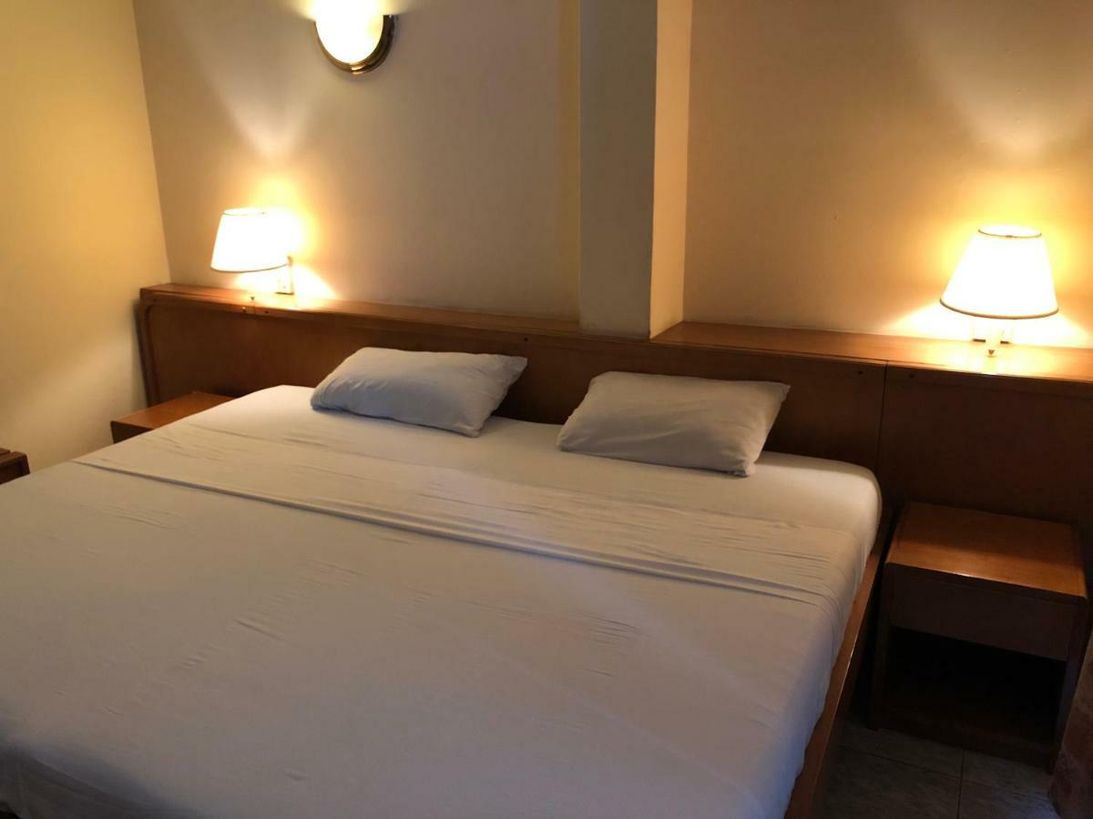Maple Leaf Korean Hotel Achimota 외부 사진